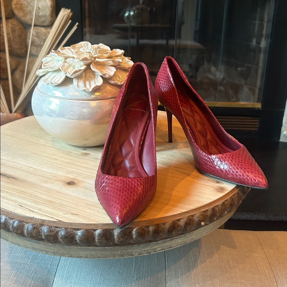 B Brian Atwood Snakeskin FM Pumps Size 37.5